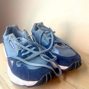 Used Addidas Shoes colors: blue and pink still in good condition